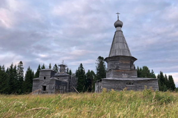 Церкви в селе Пурнема, которыми будет заведовать Кенозерский парк Церкви в селе Пурнема, которыми будет заведовать Кенозерский парк