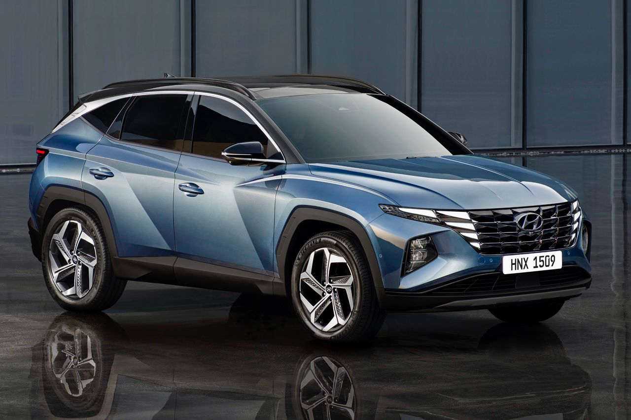 Hyundai Tucson получился не таким экстремальным, как предшествовавший ему концепт, но по меркам Hyundai выглядит весьма дерзко Hyundai Tucson получился не таким экстремальным, как предшествовавший ему концепт, но по меркам Hyundai выглядит весьма дерзко