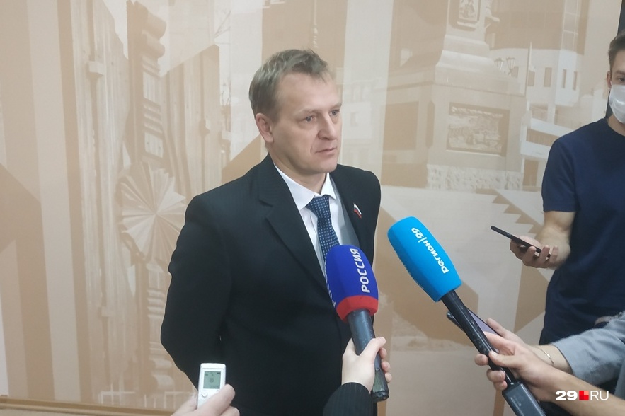 Для Андрея Махлягина главным в программе Морева был вопрос расселения ветхого жилья Для Андрея Махлягина главным в программе Морева был вопрос расселения ветхого жилья
