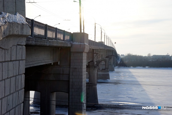 Мост построили в 1959 году Мост построили в 1959 году