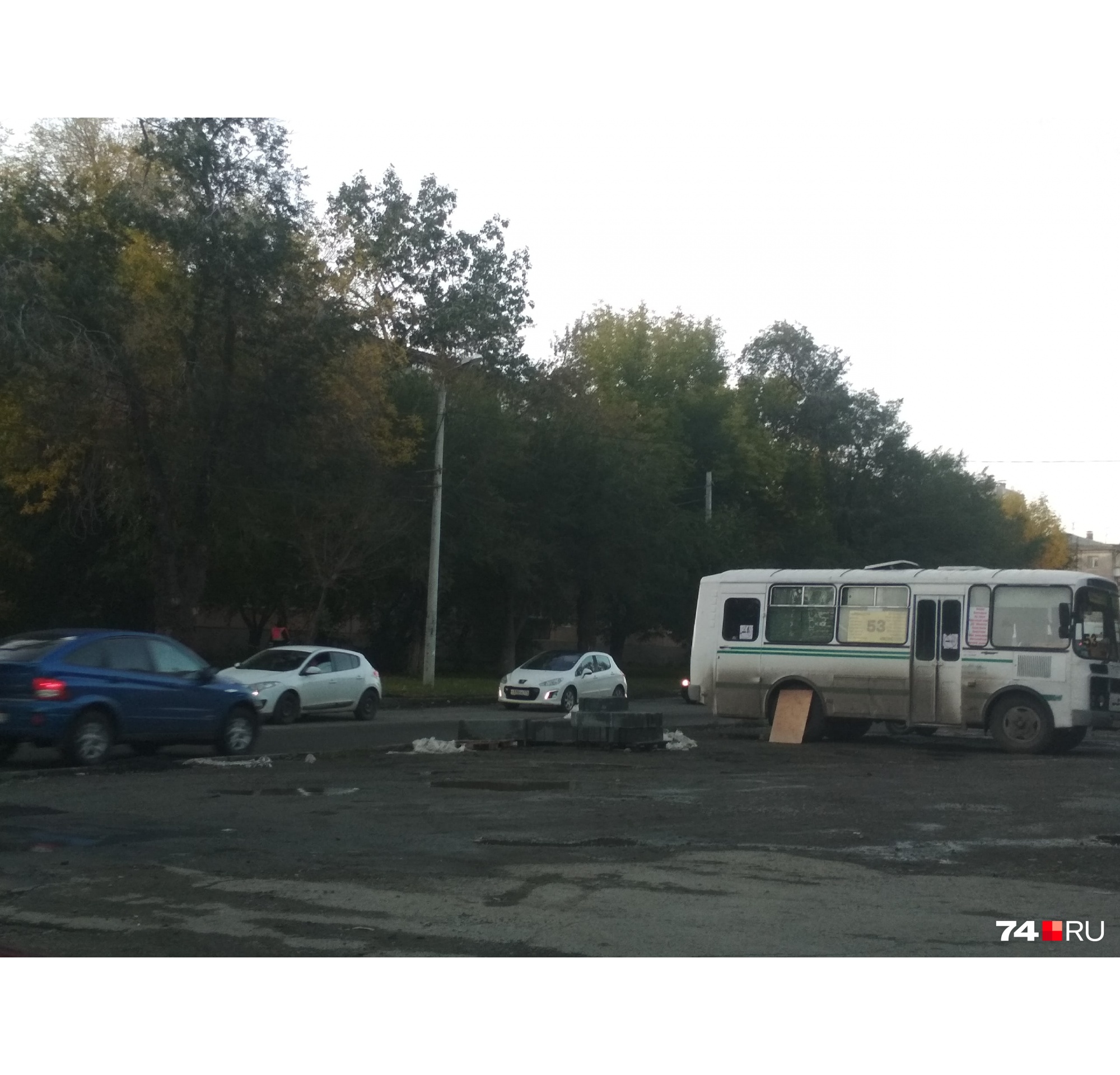 Сейчас дорожники сняли асфальт. Всё будут делать заново Сейчас дорожники сняли асфальт. Всё будут делать заново