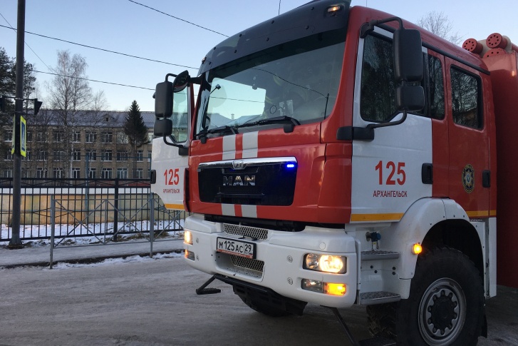 Из здания школы эвакуировали 325 учеников Из здания школы эвакуировали 325 учеников