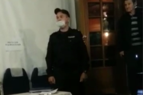 Полицейский приехал на вызов и скрутил кандидата Полицейский приехал на вызов и скрутил кандидата