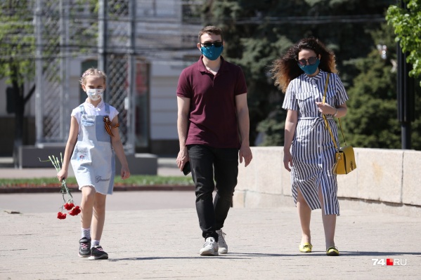 За маски на всю семью придётся выложить кругленькую сумму За маски на всю семью придётся выложить кругленькую сумму