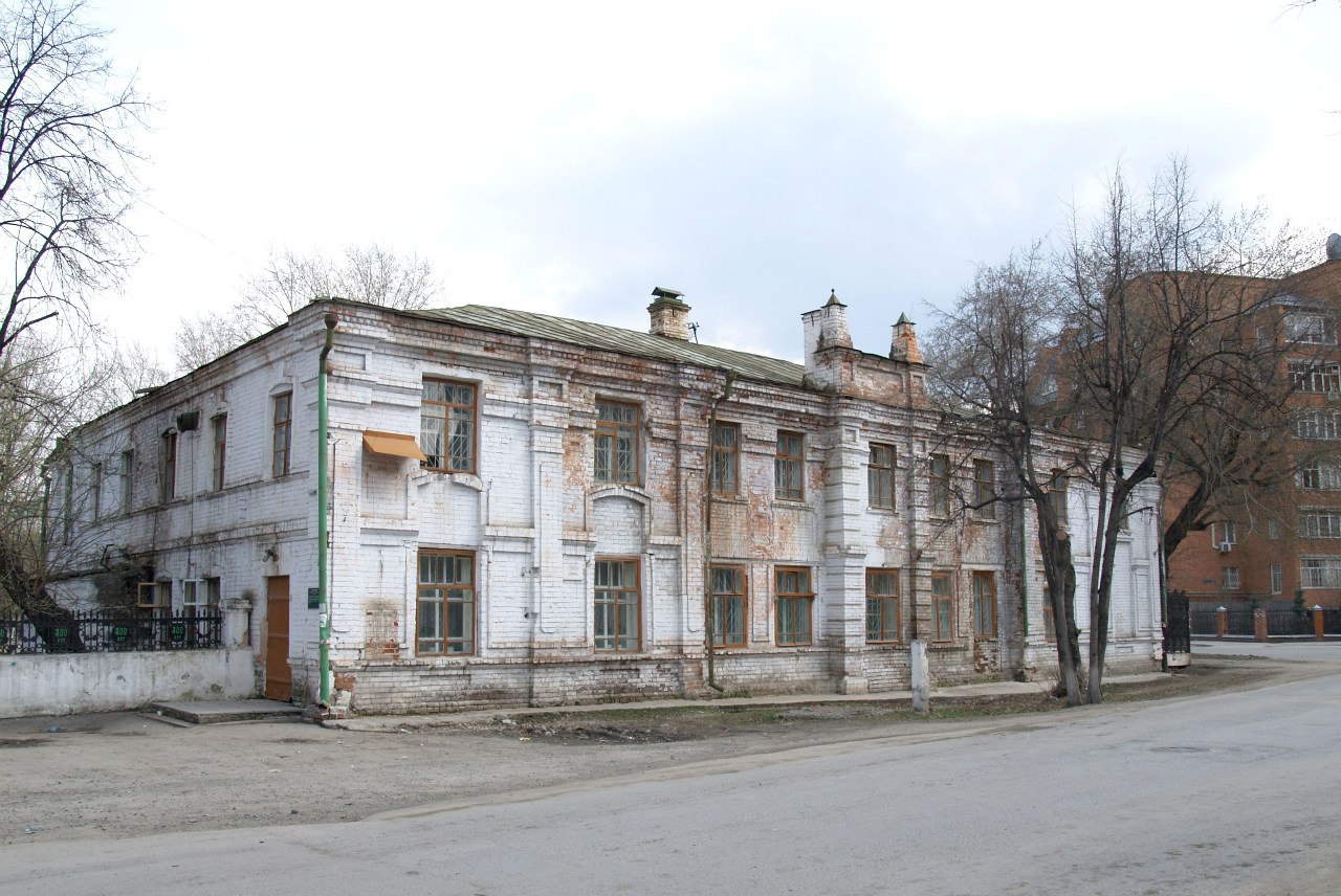 В Тюмени за один рубль продали здание ночлежки на Даудельной