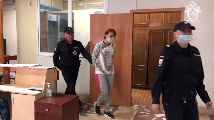 Следователи передали в суд дело омички, которая истязала своего полуторагодовалого сына