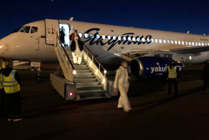 Первые борты уже доставили вахтовиков домой. Теперь рабочих ждут три недели обсервации Первые борты уже доставили вахтовиков домой. Теперь рабочих ждут три недели обсервации