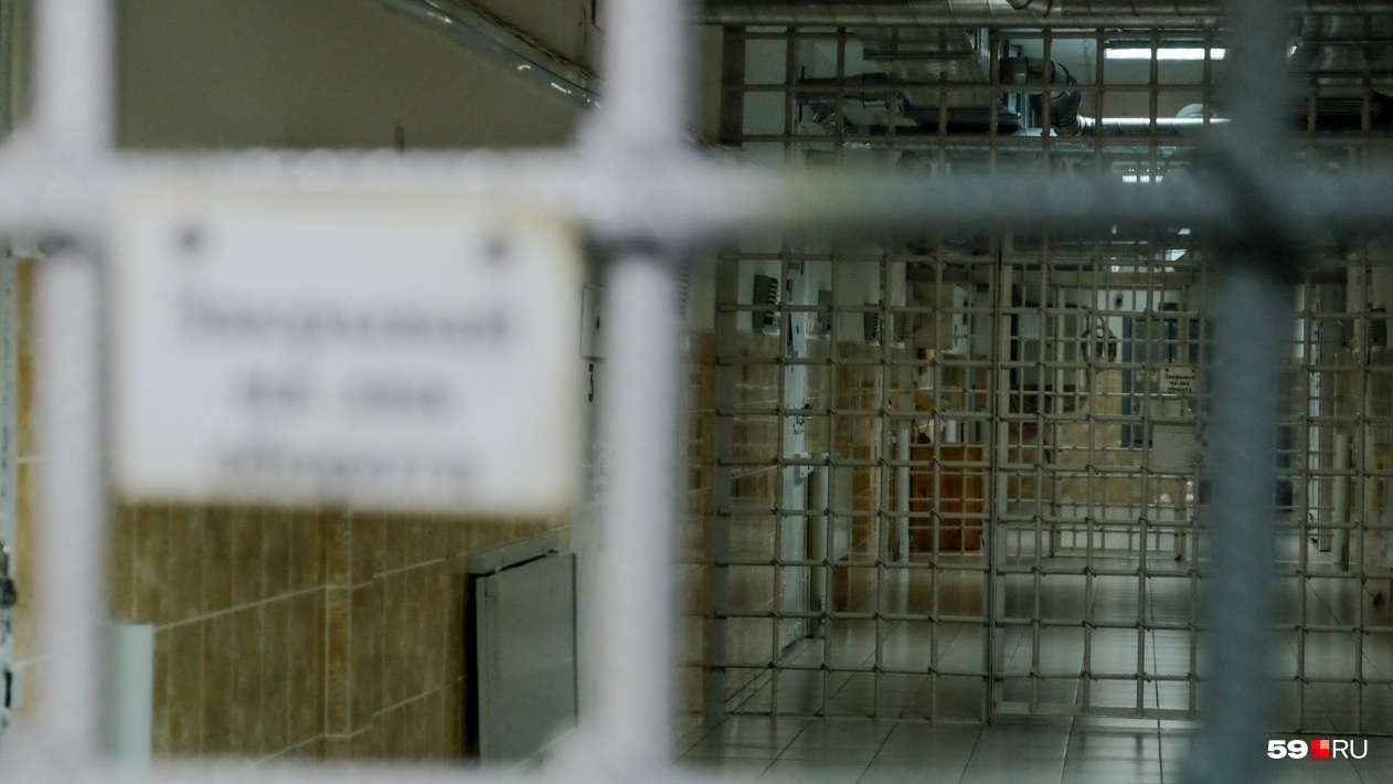 За пытки над задержанным в Нытве трое экс-полицейских получили реальные сроки