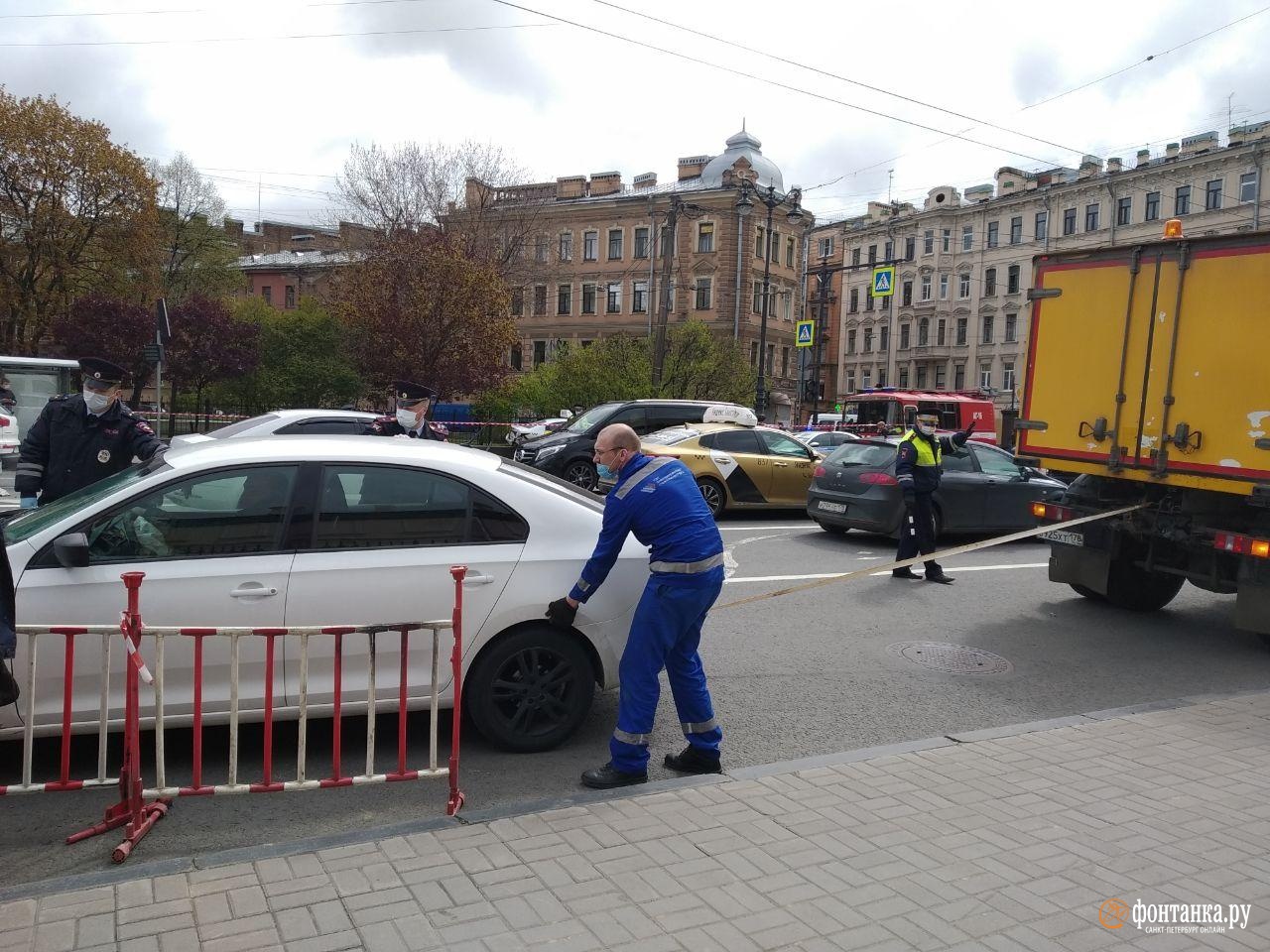 Фонтанка ру происшествия сегодня. ДТП СПБ на Суворовском. Автоавария на Суворовском. Авария на Суворовском проспекте 18 05 2020.