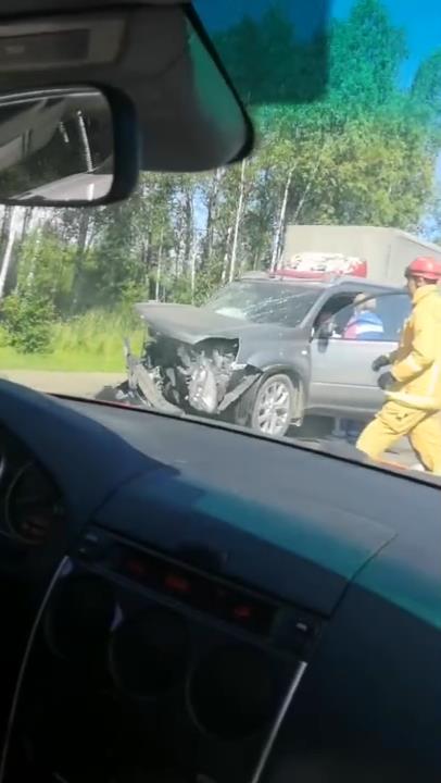Скриншот видео из группы <a href="https://vk.com/wall-68471405_13520321" class="_ io-leave-page" target="_blank">«ДТП и ЧП | Санкт-Петербург»</a>