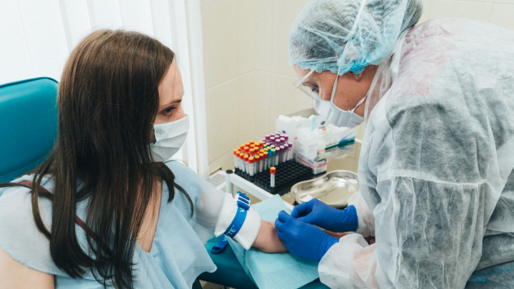 Еще один медцентр в Омске начал делать анализы на антитела к коронавирусу