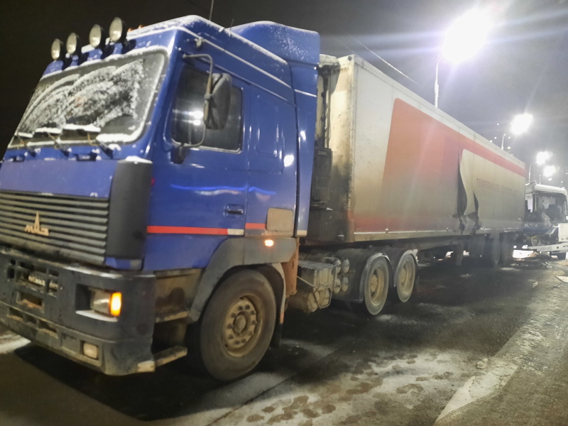 Водитель остановился из-за поломки, но не выставил аварийный знак Водитель остановился из-за поломки, но не выставил аварийный знак
