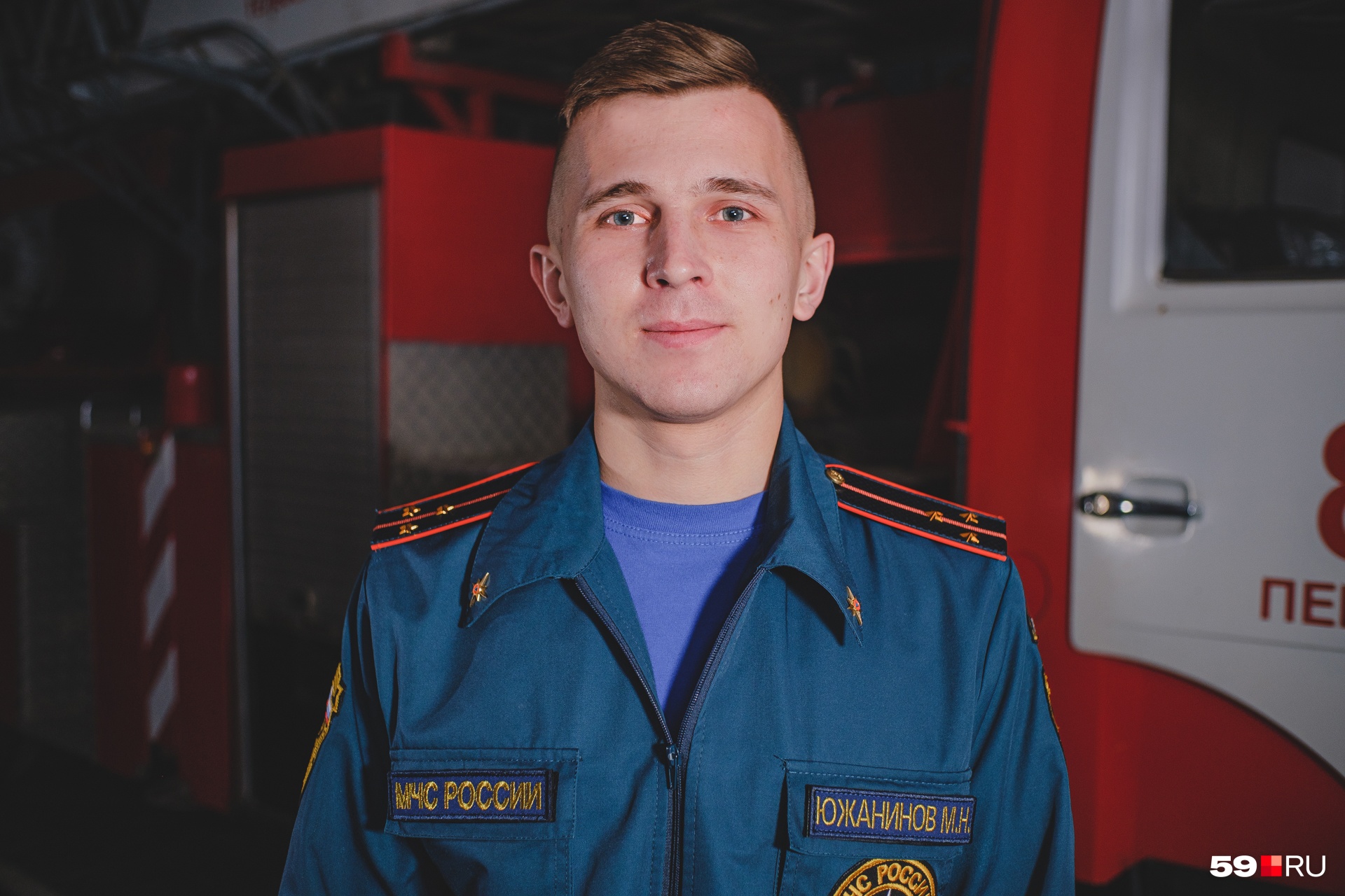На фото пожарный из Соликамска Максим Южанинов