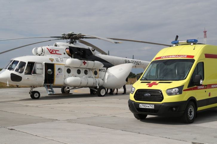 На вертолете санавиации в Самару и Тольятти доставили семь пациентов с пневмонией