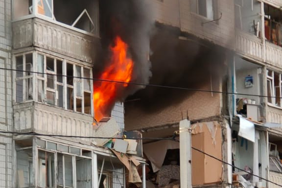 До приезда спасателей полыхало сильно До приезда спасателей полыхало сильно