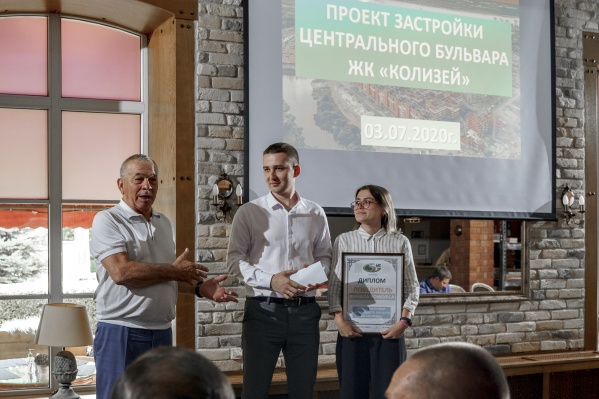 Изюминкой проекта-победителя стало создание каскадного светодиодного музыкального фонтана Изюминкой проекта-победителя стало создание каскадного светодиодного музыкального фонтана