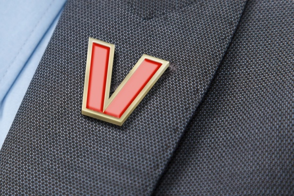Большинство считают, что «V» не несёт никакой смысловой нагрузки Большинство считают, что «V» не несёт никакой смысловой нагрузки