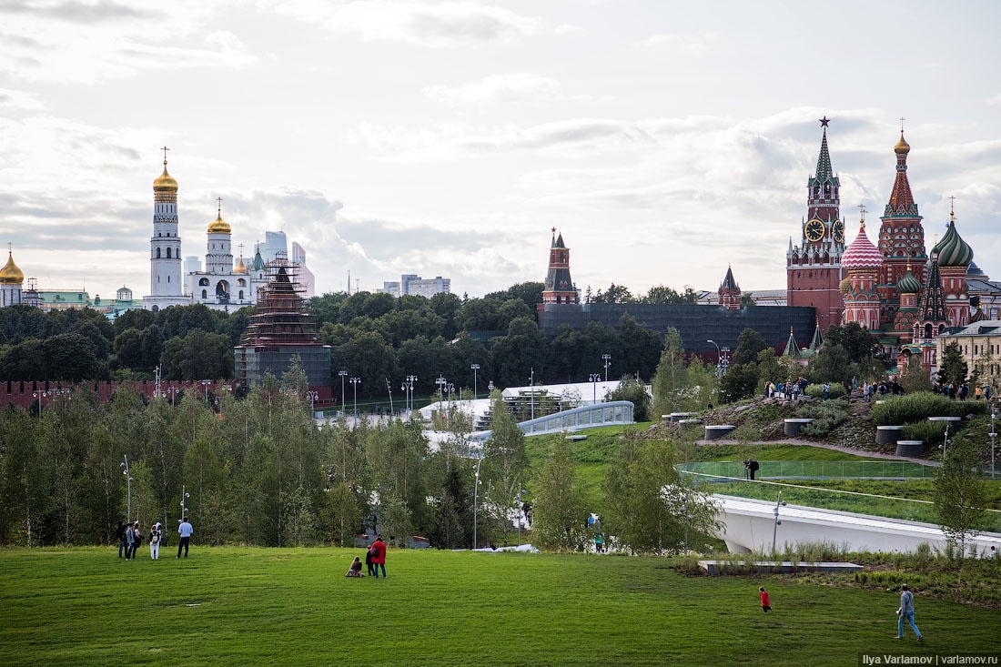 Парк «Зарядье» в центре Москвы Парк «Зарядье» в центре Москвы