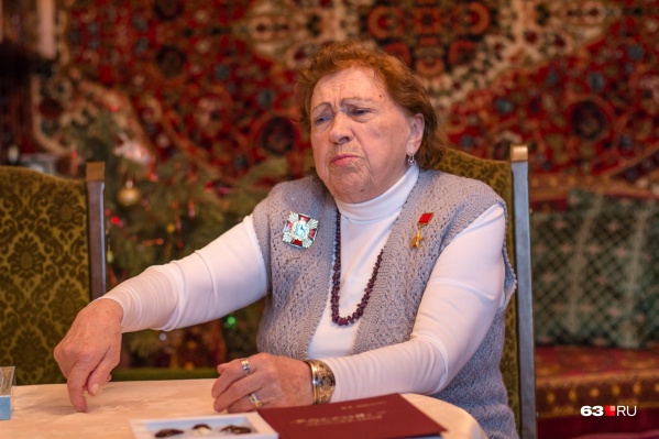 Шоколадной фабрикой Елена Васильевна руководила более 20 лет Шоколадной фабрикой Елена Васильевна руководила более 20 лет