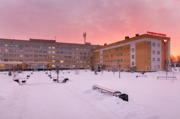 Из-за COVID-19 в больнице приостановили плановую помощь, но продолжают оказывать экстренную Из-за COVID-19 в больнице приостановили плановую помощь, но продолжают оказывать экстренную