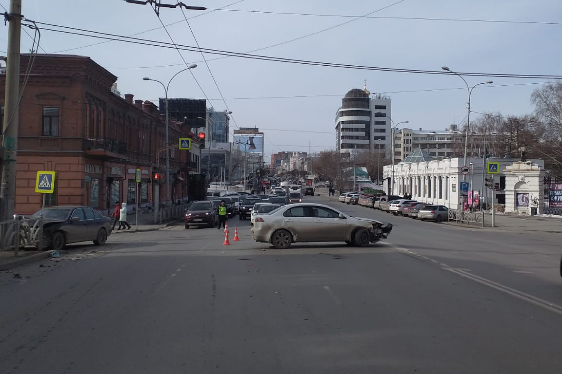 ДТП произошло на перекрестке с Горького ДТП произошло на перекрестке с Горького