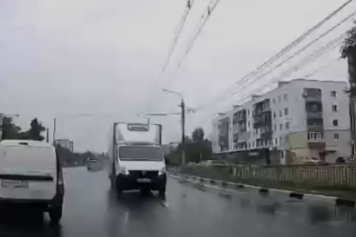 Неожиданный «сюрприз» на встречной полосе Неожиданный «сюрприз» на встречной полосе