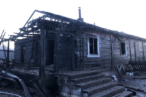 В доме были и нежилые квартиры — спасти удалось именно их, а не заселенные В доме были и нежилые квартиры — спасти удалось именно их, а не заселенные