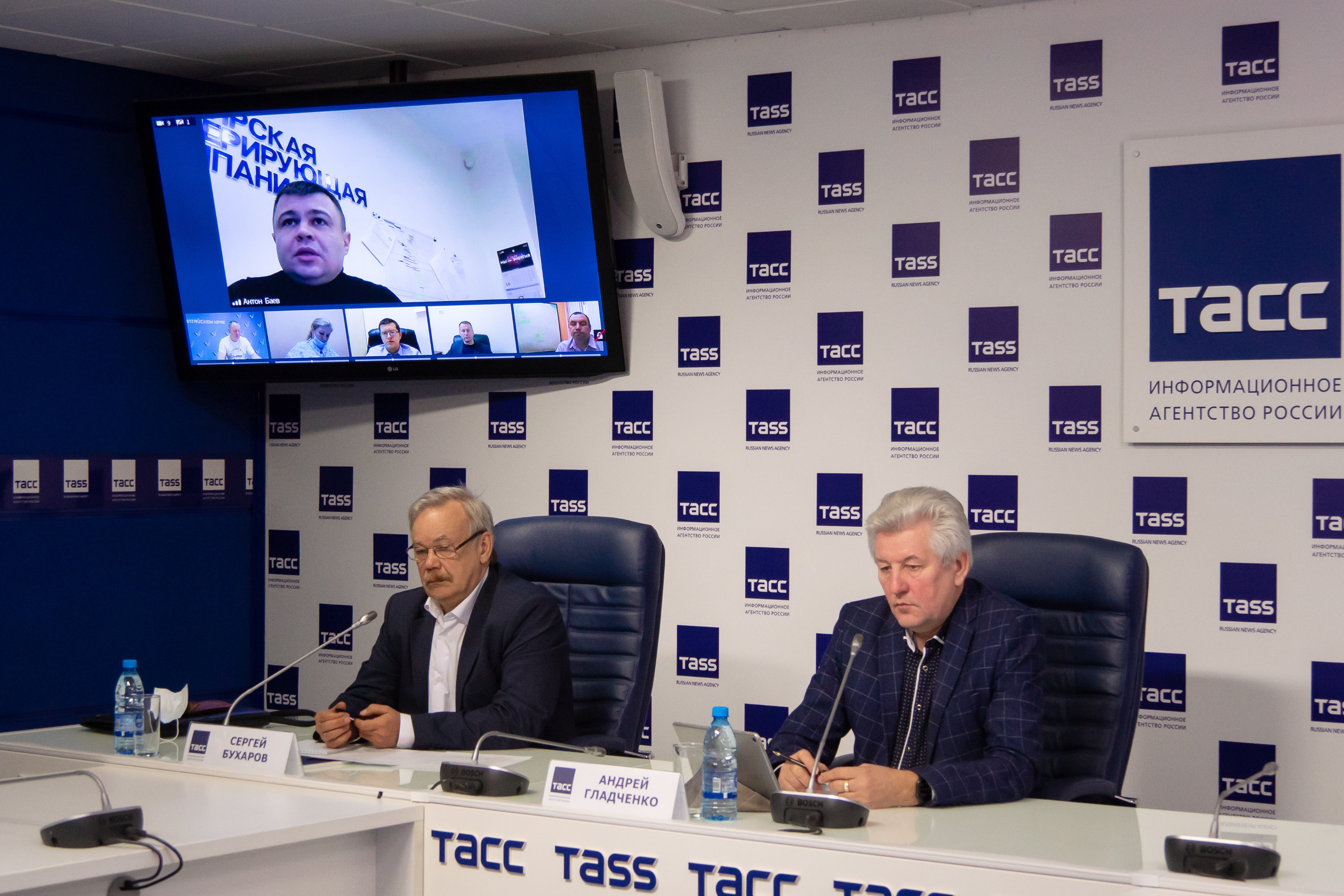 На экране — Антон Баев На экране — Антон Баев
