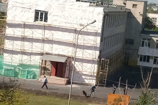 Ранее судимый житель Лебяжьевского района решил сообщить о мнимой угрозе для учеников и работников школы № 44 в Кургане Ранее судимый житель Лебяжьевского района решил сообщить о мнимой угрозе для учеников и работников школы № 44 в Кургане