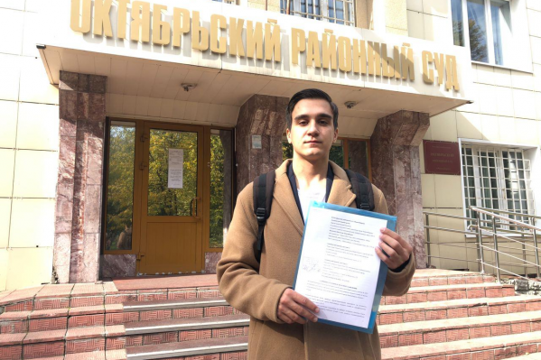 Вячеслав Якименко не согласен с результатами голосования на одном из избирательных участков Вячеслав Якименко не согласен с результатами голосования на одном из избирательных участков