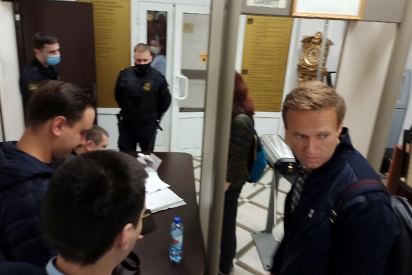 Суд вот-вот должен начаться. Руслан Шаведдинов и юристы ФБК считают, что его отправили служить на Новую Землю незаконно Суд вот-вот должен начаться. Руслан Шаведдинов и юристы ФБК считают, что его отправили служить на Новую Землю незаконно