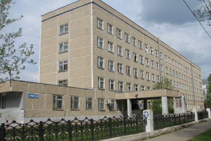 Больница № 13 находится на улице Лебедева