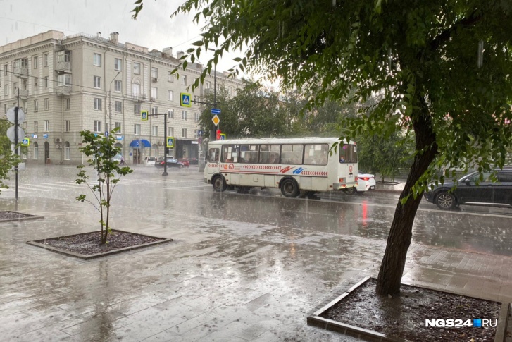 Погода испортится: на Красноярск идут грозы и ливни