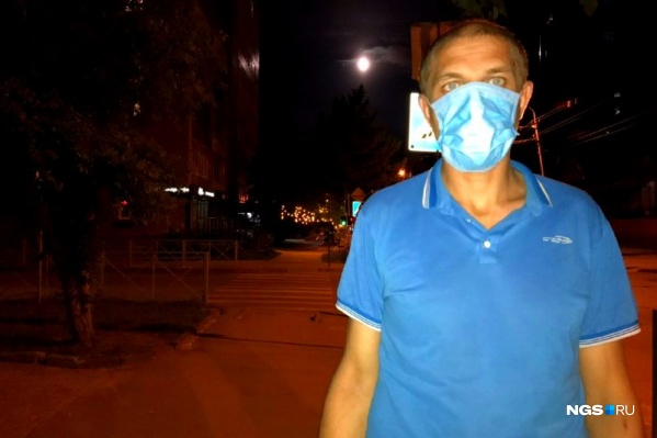 Виктор спустился в метро «Речной вокзал» без маски Виктор спустился в метро «Речной вокзал» без маски 
