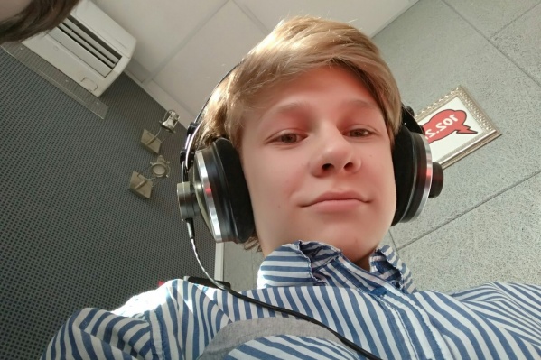 Сергей с детства занимается в театральной студии Сергей с детства занимается в театральной студии