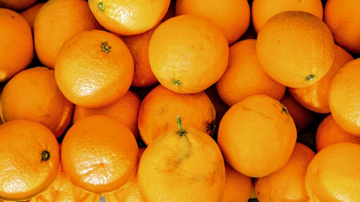 Диетологи назвали 5 фруктов, которые надо есть зимой