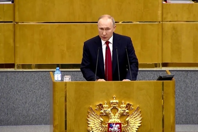 Владимир Путин приехал на заседание Государственной думы, чтобы рассказать о своем отношении к новым поправкам