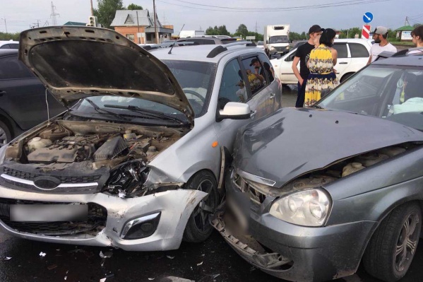 Удар пришёлся в переднюю часть авто Удар пришёлся в переднюю часть авто
