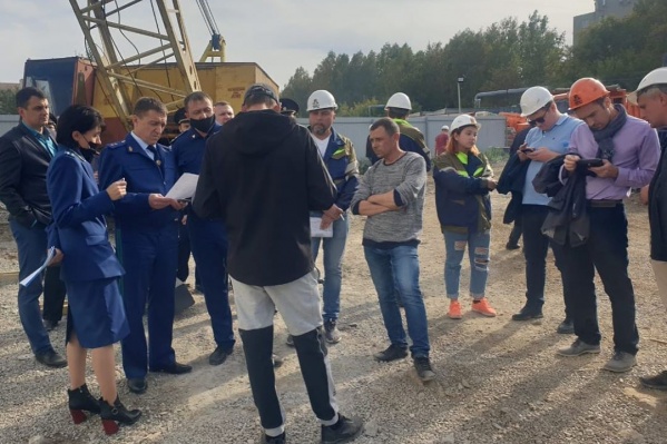 Со строителями встретился прокурор области Павел Бухтояров Со строителями встретился прокурор области Павел Бухтояров