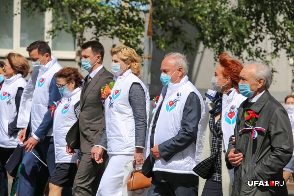 Кажется <a href="https://ufa1.ru/text/health/69337483/" target="_blank" class="_">проводить парад медиков</a> было рановато Кажется <a href="https://ufa1.ru/text/health/69337483/" target="_blank" class="_">проводить парад медиков</a> было рановато