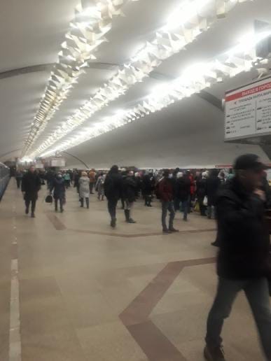 По наблюдениям читателя, людей стало меньше, но незначительно По наблюдениям читателя, людей стало меньше, но незначительно 