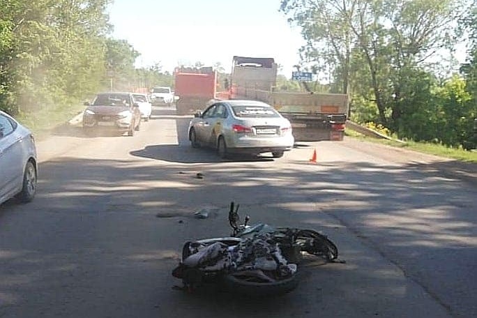 Мотоциклист умер по пути в больницу