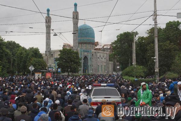 Курбан-байрам в Петербурге в 2018 году. Автор фото — Михаил Огнев / «Фонтанка.ру»