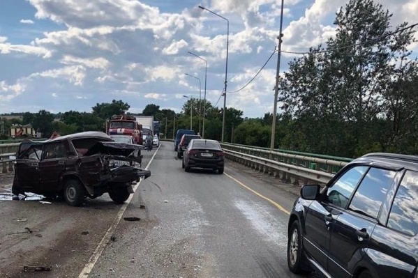 Авария произошла на трассе Курск — Саратов Авария произошла на трассе Курск — Саратов