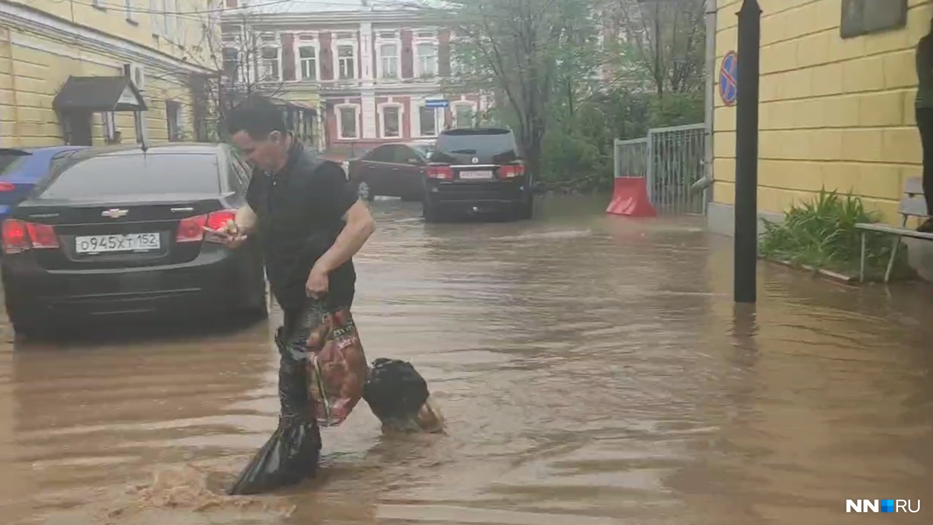 Следить за дождем. Потоп в Нижнем Новгороде.