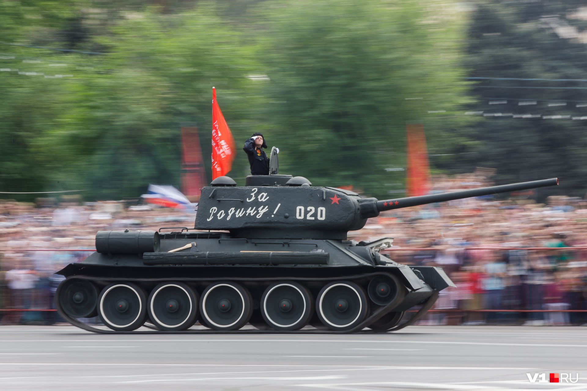 42 единицы техники и ретроавтомобили: в Волгограде с 8 июня стартует подготовка к параду Победы