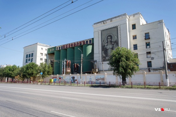 Офисному зданию уже ищут покупателя Офисному зданию уже ищут покупателя