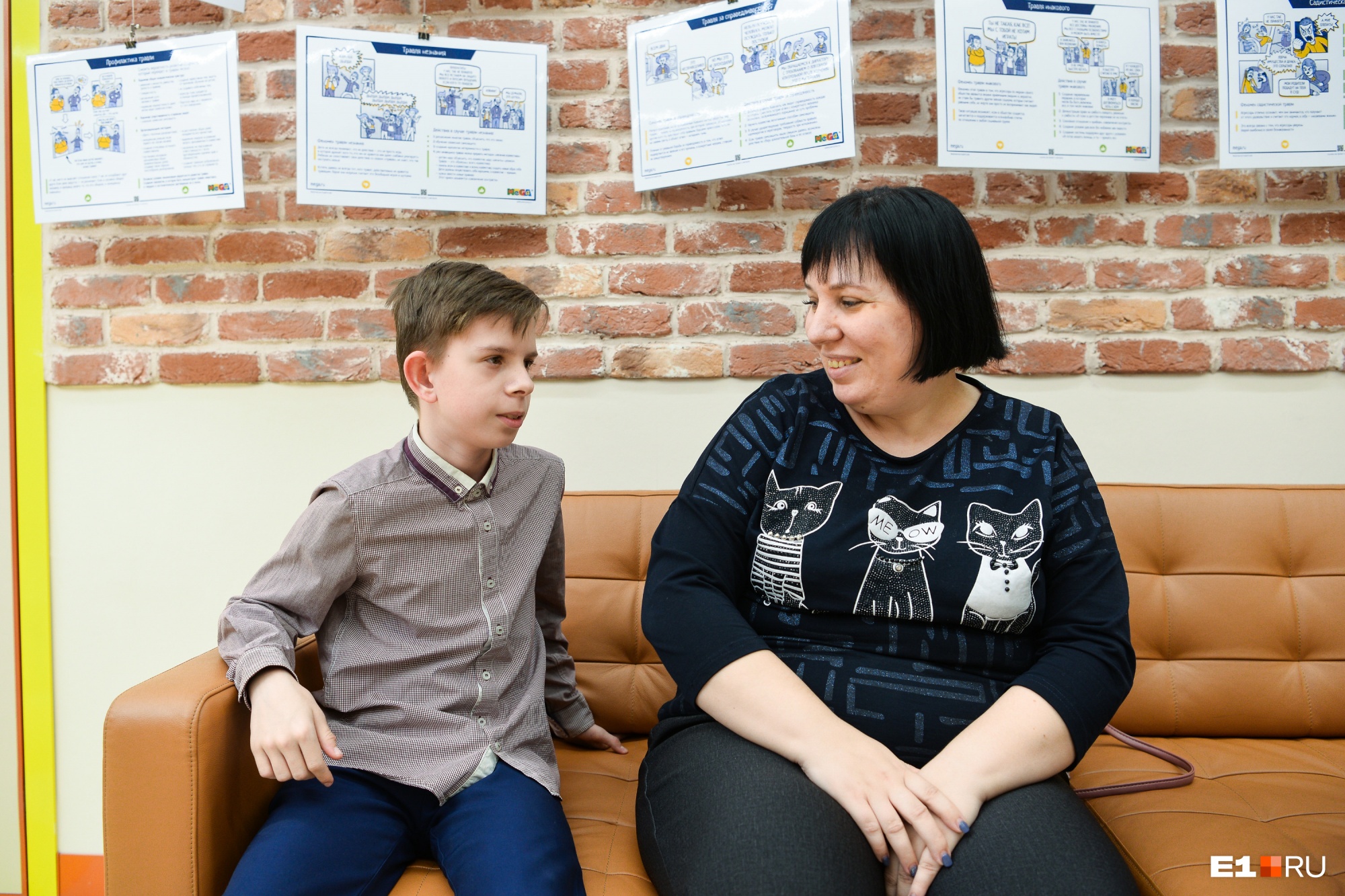 Маме 2 детей с инвалидностью выплачивают пособие 11 тысяч рублей. Это вся помощь от государства, которую получает семья