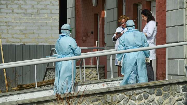 В больнице Богдановича снимут карантин из-за отрицательного анализа на COVID-19 у умершей пациентки