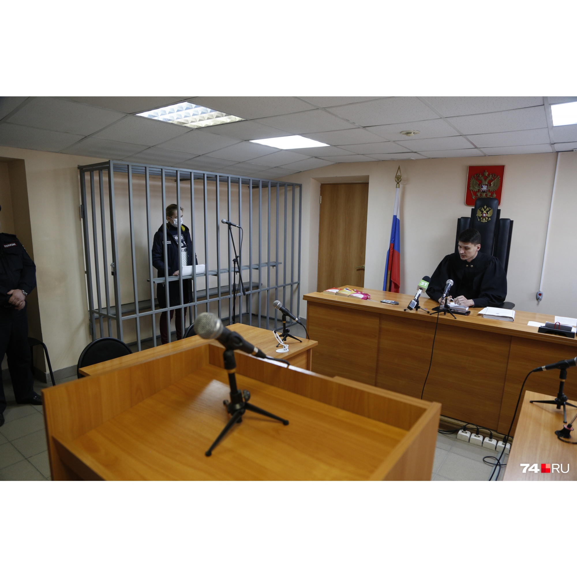 Несмотря на часто исходящие от высшей власти месседжи о том, чтобы не заключать под стражу фигурантов подобных дел, обвиняемую отправили в СИЗО Несмотря на часто исходящие от высшей власти месседжи о том, чтобы не заключать под стражу фигурантов подобных дел, обвиняемую отправили в СИЗО